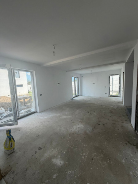 Casa/Vila Individuala Bragadiru Central 4 camere/id nr 36