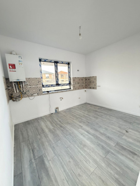 Vanzare Casa/Vila Individuala 4 camere/Cristalului id nr 61