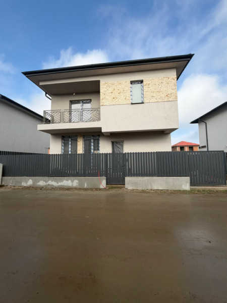Vanzare Casa/Vila Individuala 4 camere/Cristalului id nr 61