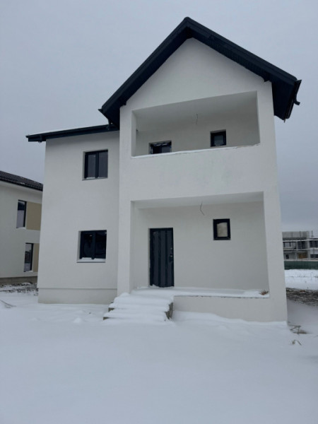 Vanzare Casa-Vila/Dormitor la parter/Cartierul Independentei id nr 49