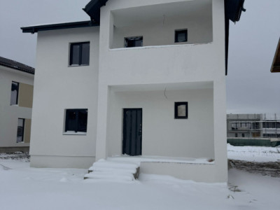 Vanzare Casa-Vila/Dormitor la parter/Cartierul Independentei id nr 49