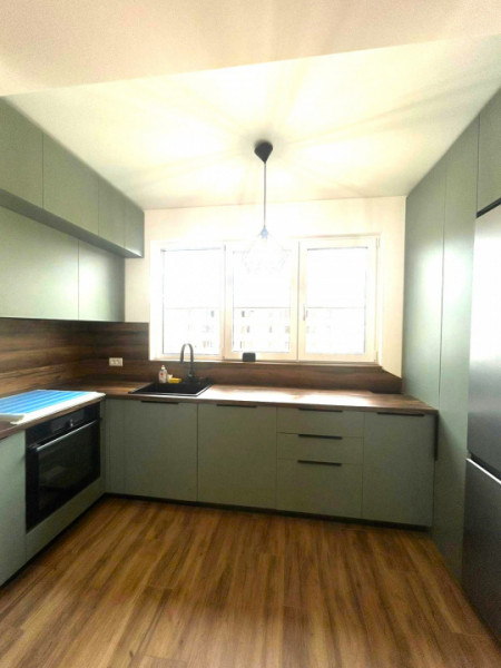 Apartament 3 camere 2 bai bucatarie mobilata/Bragadiru strada Crisul Repede