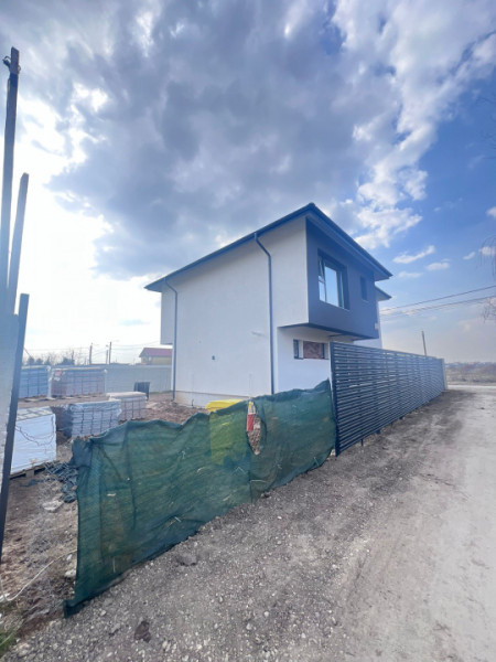 Vila Individuala 4 camere /Domnesti teren 400mp