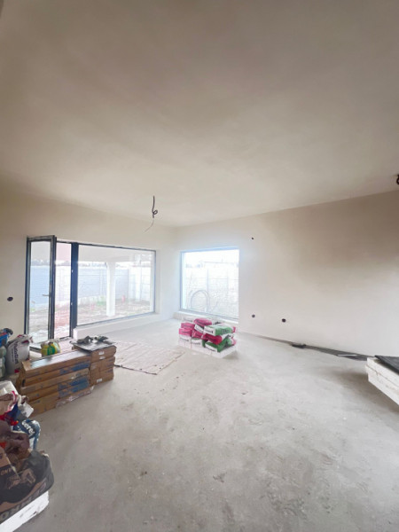 Vila Individuala 4 camere /Domnesti teren 400mp