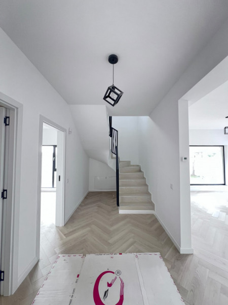 Vila Individuala 4 camere /Domnesti teren 400mp