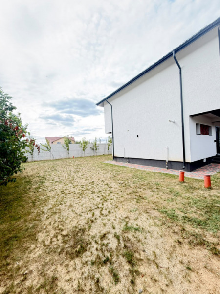 Vila Individuala 4 camere /Domnesti teren 400mp