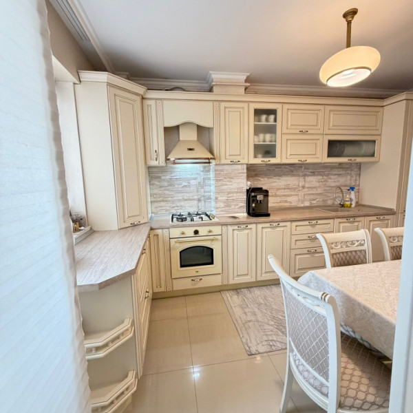 Vanzare Apartament 3 camere 2 bai /Mobilat si Utilat