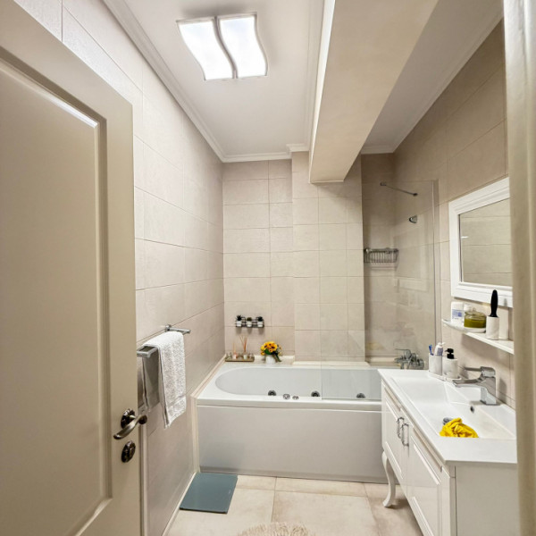 Vanzare Apartament 3 camere 2 bai /Mobilat si Utilat