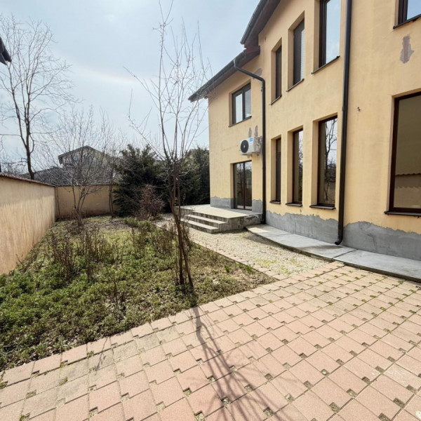 Vanzare Vila Individuala /Bragadiru str Mracineni/teren 500mp