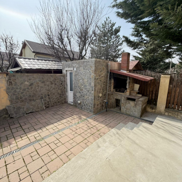 Vanzare Vila Individuala /Bragadiru str Mracineni/teren 500mp