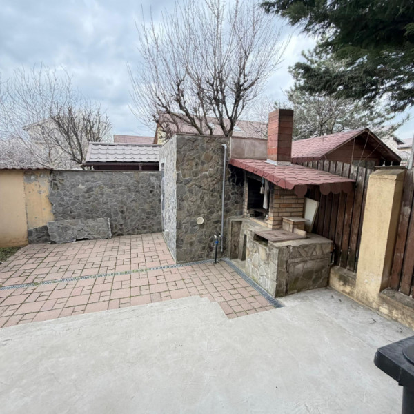 Vanzare Vila Individuala /Bragadiru str Mracineni/teren 500mp