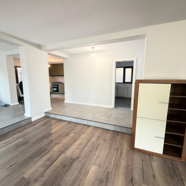 Vanzare Vila Individuala /Bragadiru str Mracineni/teren 500mp