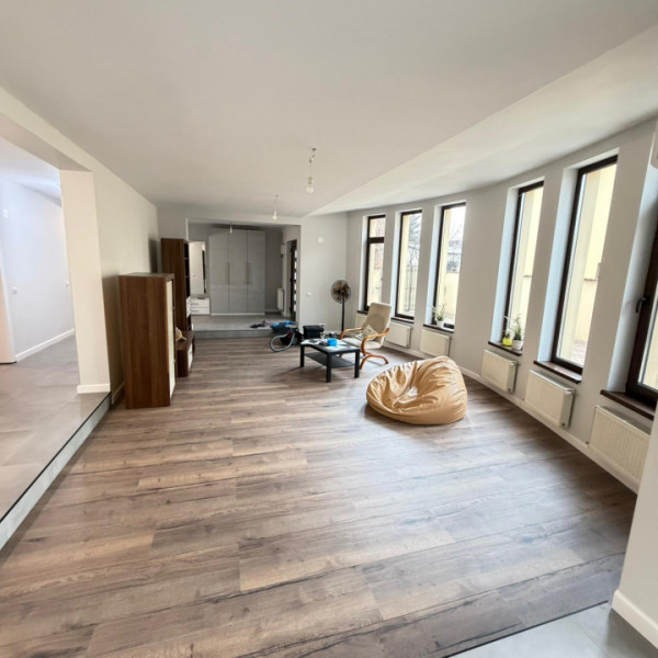 Vanzare Vila Individuala /Bragadiru str Mracineni/teren 500mp