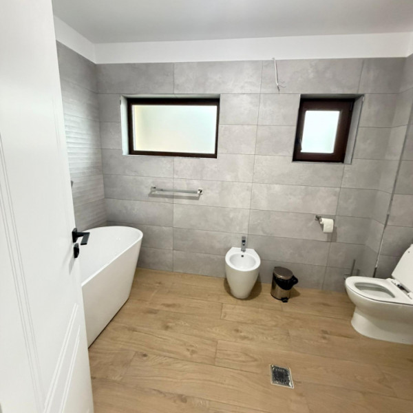 Vanzare Vila Individuala /Bragadiru str Mracineni/teren 500mp