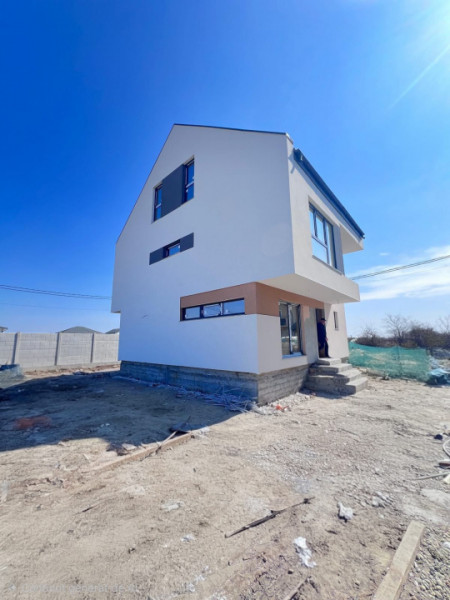 Casa/Vila Bragadiru strada Celofibrei P+1+M