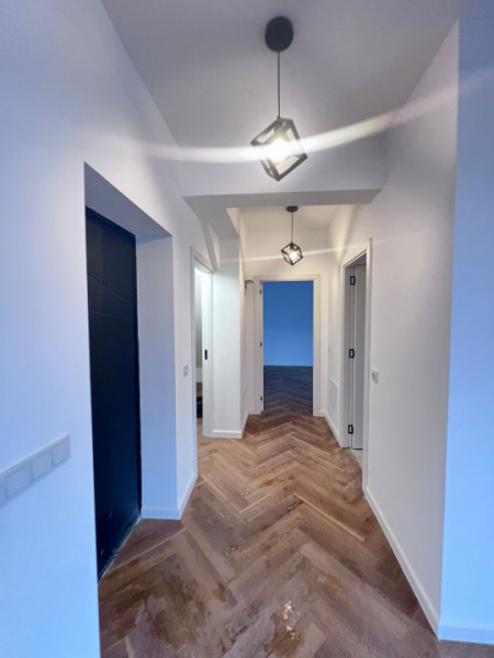 Vanzare Apartament 2 camere+curte 60mp si 2 locuri de parcare