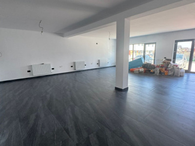 Spatiu Comercial de Inchiriat /Strada Safirului