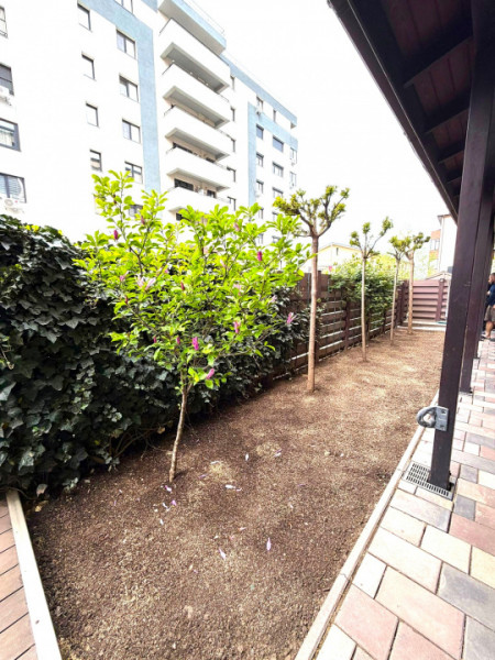Apartament 4 camere si curte 80 mp/Bragadiru strada Smaraldului
