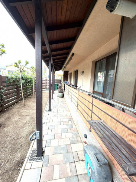 Apartament 4 camere si curte 80 mp/Bragadiru strada Smaraldului