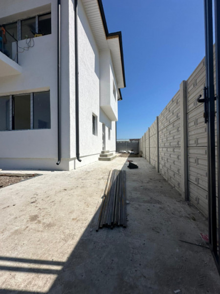 Duplex de Vanzare /Dormitor la parter -Strada Celofibrei