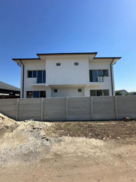 Duplex de Vanzare /Dormitor la parter -Strada Celofibrei