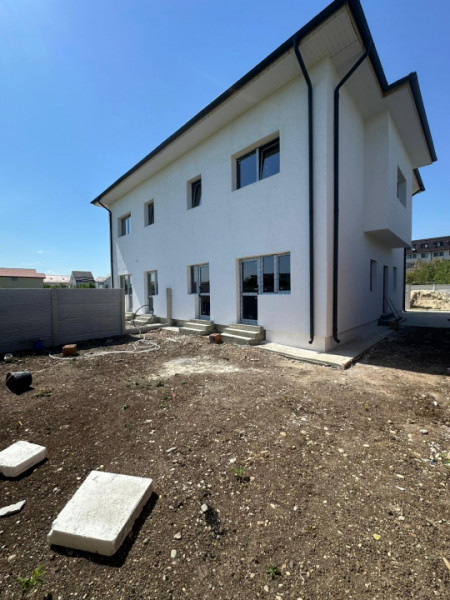 Duplex de Vanzare /Dormitor la parter -Strada Celofibrei