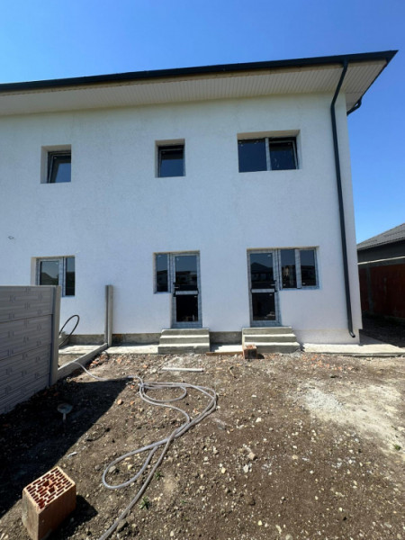 Duplex de Vanzare /Dormitor la parter -Strada Celofibrei