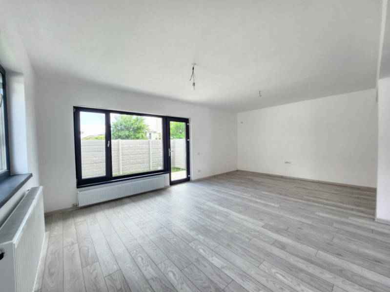 Duplex de Vanzare /Dormitor la parter -Strada Celofibrei
