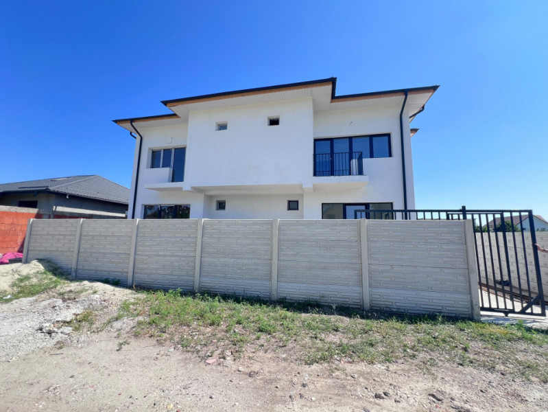 Duplex de Vanzare /Dormitor la parter -Strada Celofibrei