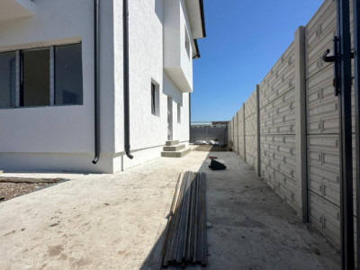 Duplex de Vanzare /Dormitor la parter -Strada Celofibrei