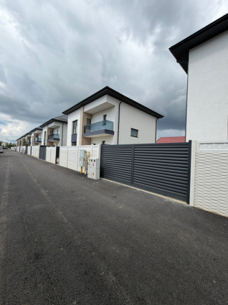 Vila Individuala P+1+M/Cartier Cristalului /5 camere-4 bai