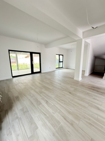 Vila Individuala P+1+M/Cartier Cristalului /5 camere-4 bai