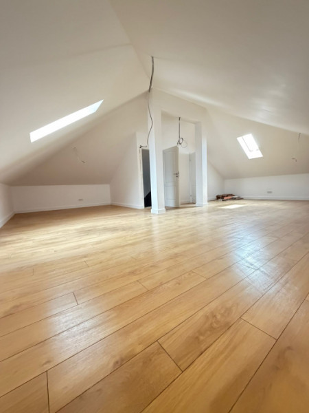 Vila Individuala P+1+M/Cartier Cristalului /5 camere-4 bai