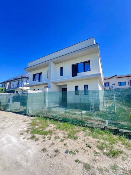 Vanzare Vila Duplex/P+1+P/Granita cu sect 5
