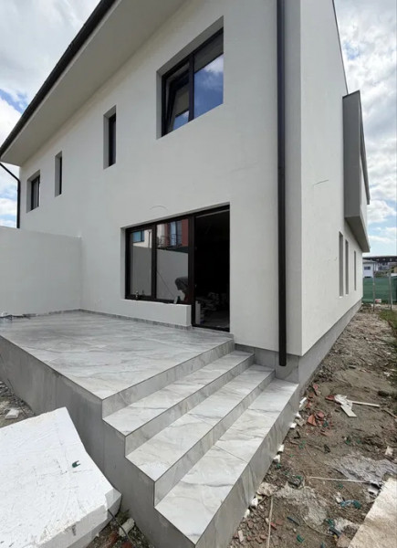 Vanzare Vila Duplex/P+1+P/Granita cu sect 5
