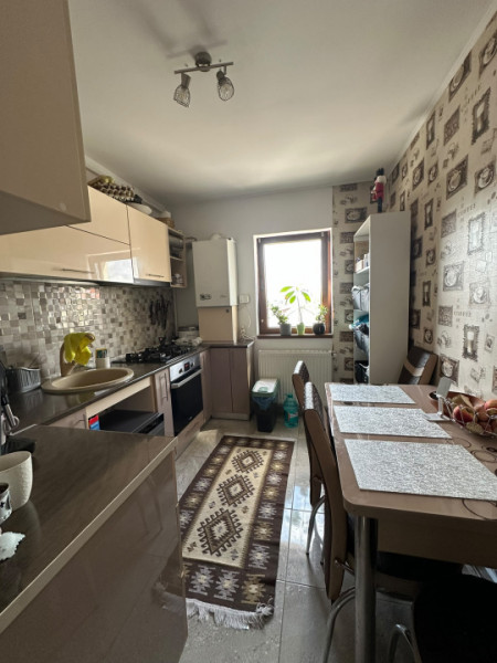 Apartament 3 camere 2 bai/Cartierul Independentei strada Gliei