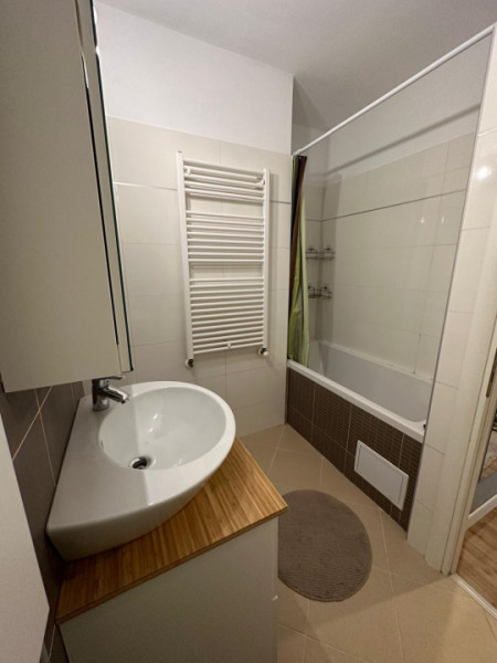 Apartament 3 camere 2 bai/Gradina proprie