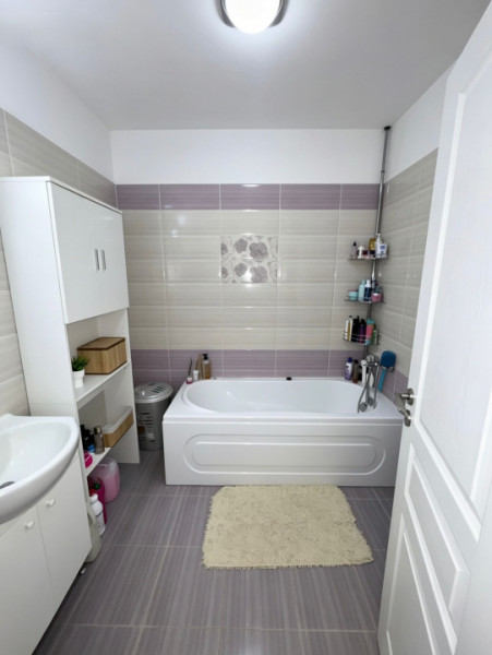 Apartament 3 camere 2 bai/Cartierul Verde