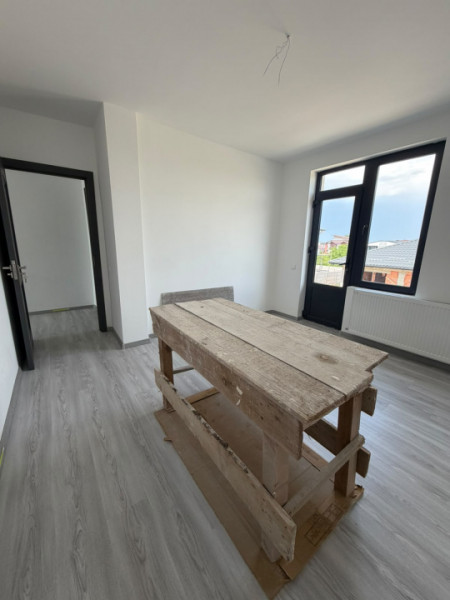 Vila 4 camere /Bragadiru-Celofibrei id nr 37