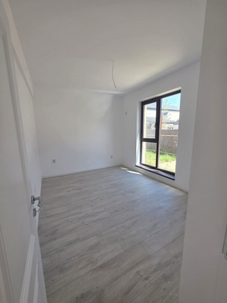Vanzare Vila Individuala/Cristalului/5 camere id nr 54