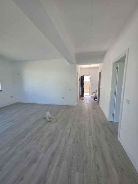 Vanzare Vila Individuala/Cristalului/5 camere id nr 54