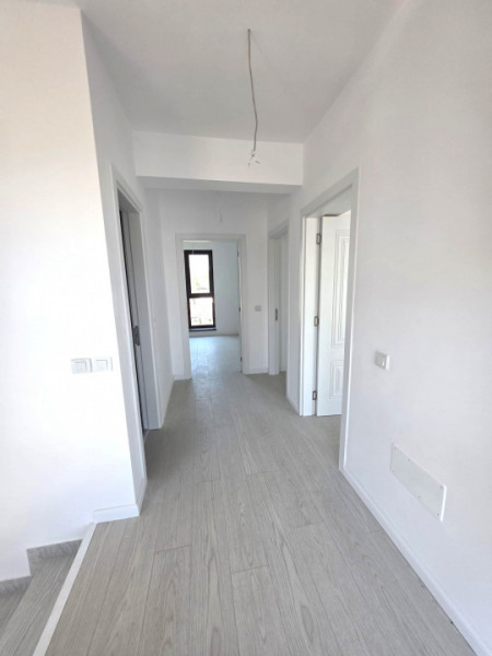 Vanzare Vila Individuala/Cristalului/5 camere id nr 54