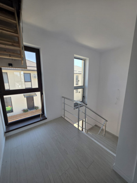 Vanzare Vila Individuala/Cristalului/5 camere id nr 54