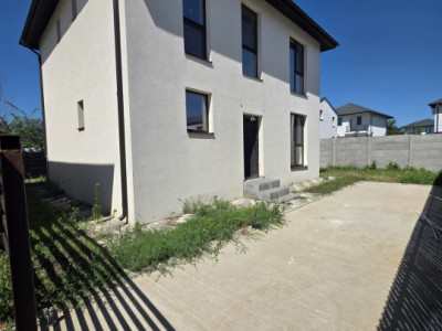 Vanzare Vila Individuala/Cristalului/5 camere id nr 54