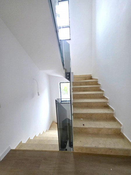 Casa Individuala/Cristalului P+1+M id nr 18