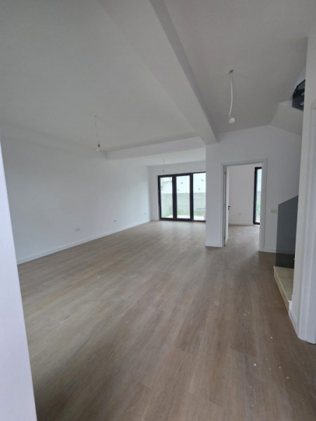 Casa Individuala/Cristalului P+1+M id nr 18