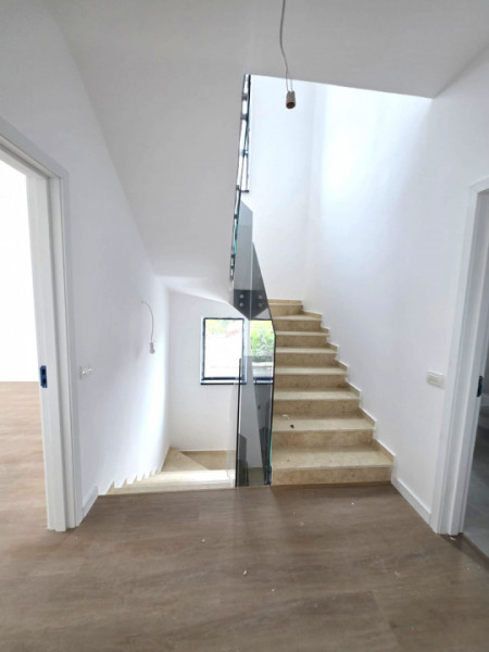 Casa Individuala/Cristalului P+1+M id nr 18