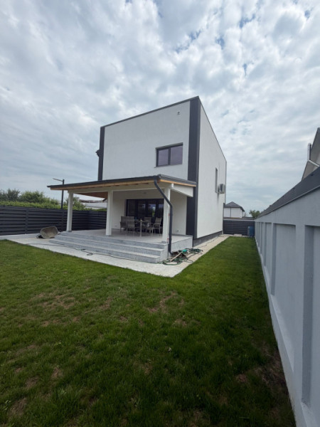 Vila Individuala/4 camere/Cartier Cristalului