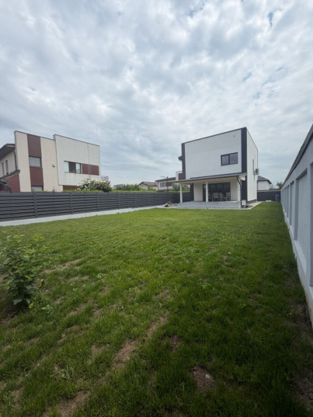 Vila Individuala/4 camere/Cartier Cristalului