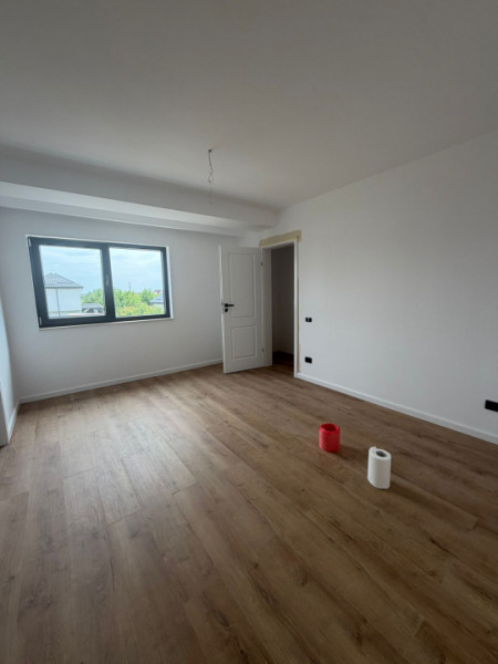 Vila Individuala/4 camere/Cartier Cristalului